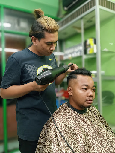 TRIMZON'S BARBER TRIMZON'S BARBER