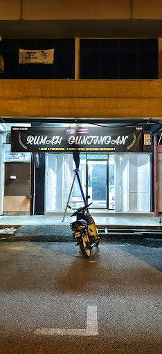 Rumah Guntingan Rumah Guntingan