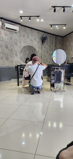 KN Hairstudio KN Hairstudio