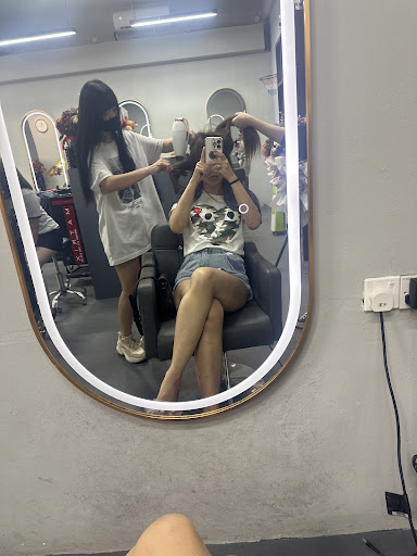7PM HAIR SALON 7PM HAIR SALON