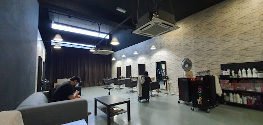 E&E Hair Studio E&E Hair Studio