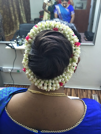 ESHANA BEAUTY SALOON ESHANA BEAUTY SALOON