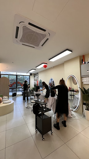 Kumo Hair Studio ( Icon Residence )